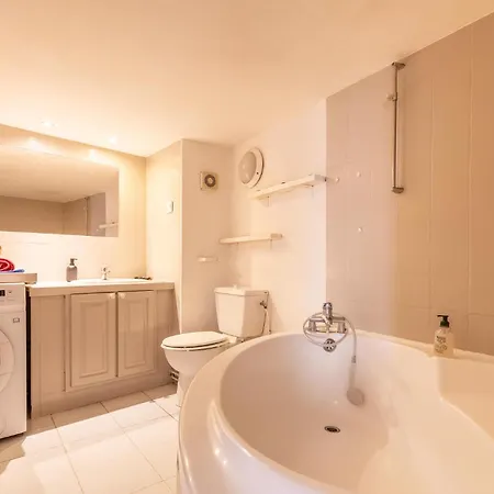 Au Coeur De L'ecusson - De Caractere Apartamento