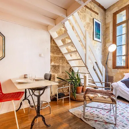 Apartamento Au Coeur De L'ecusson - De Caractere