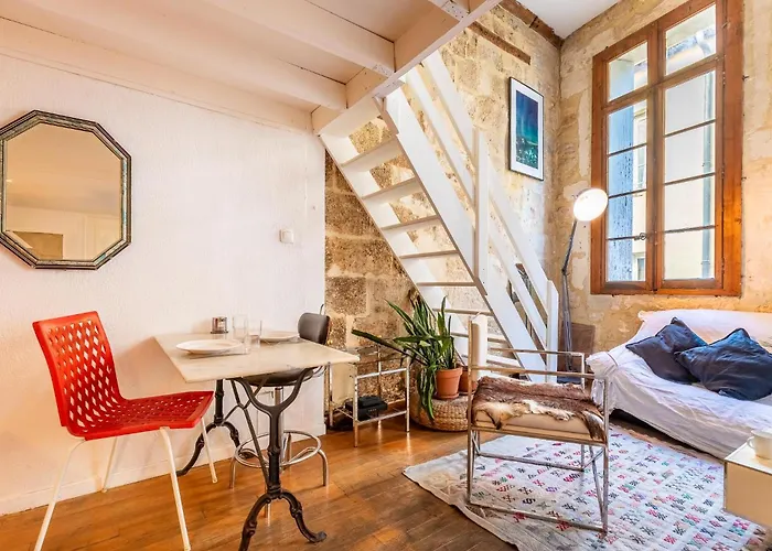 Apartment Au Coeur De L'ecusson - De Caractere